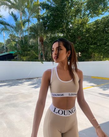 Rencontre sexy urgente à Clermont-Ferrand: beurette loufoque de 24 ans cherche mec pour trip téléphonique déjanté et brûlant rencontre-Beurette-Clermont-Ferrand