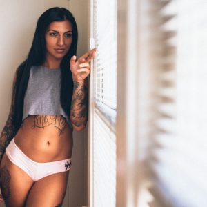 Qui a dit ‘patience est mère de vertu’ ? Moi j’ai la vice qui gratte… Appelle-moi à Toulon pour vérifier ! Yasmine - rencontre-Beurette-Toulon