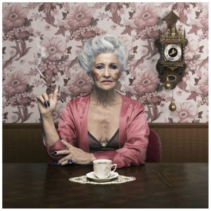 En pause aux alentours de chez ma mère Danielle - rencontre-Cougar-Versailles