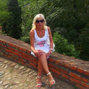 Naturiste élancée cherche complice pour aventures Elodie - rencontre-Naturiste-Mérignac